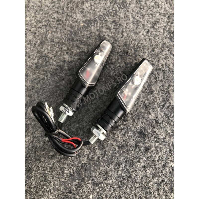 SET SEMNALIZARI MOTO CU LEDURI FILET M10 KAN7E KAN7E  Semnalizare Moto LED Universale 70,00 lei 45,00 lei 58,82 lei 37,82 lei...