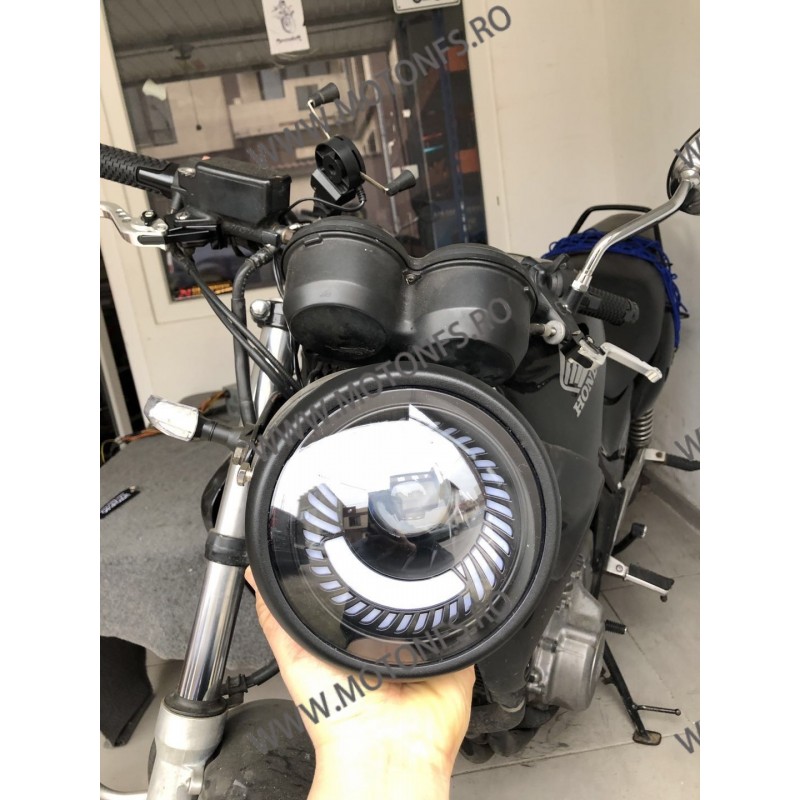 Far Universal Moto 6.5 inch Cu Angel Eye cafe racer chopper, bobber OYZNQ OY124  Faruri Moto Universale 149,00 lei 149,00 lei...