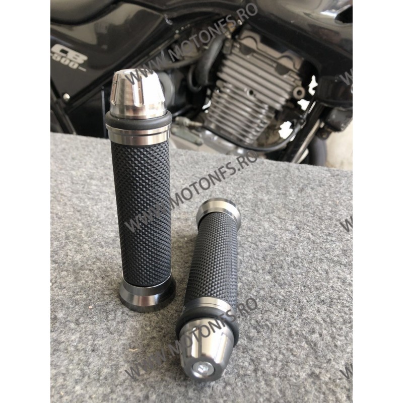 Set 2 Buc Mansoane + Acceleratie Moto universale Titan (Gri) msn289-7 msn289-7  Mansoane Moto Universale Cu Capete Ghidon 75,...